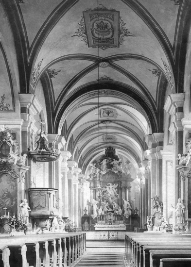 Interiér dominikánského kostela (1916)